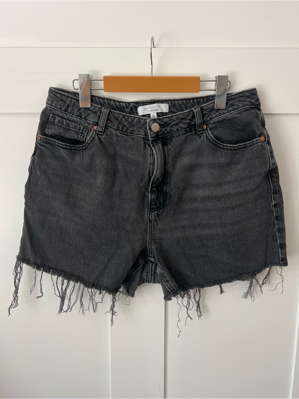 Dynamite Claudia High Waisted Black Frayed-Hem Jean Shorts Size 31